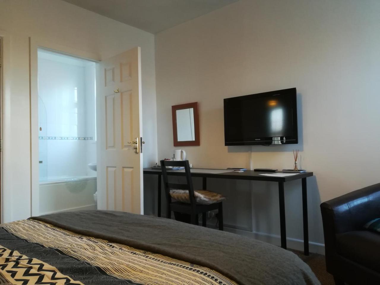 Crestwell House Bed & Breakfast Eastleigh Dış mekan fotoğraf