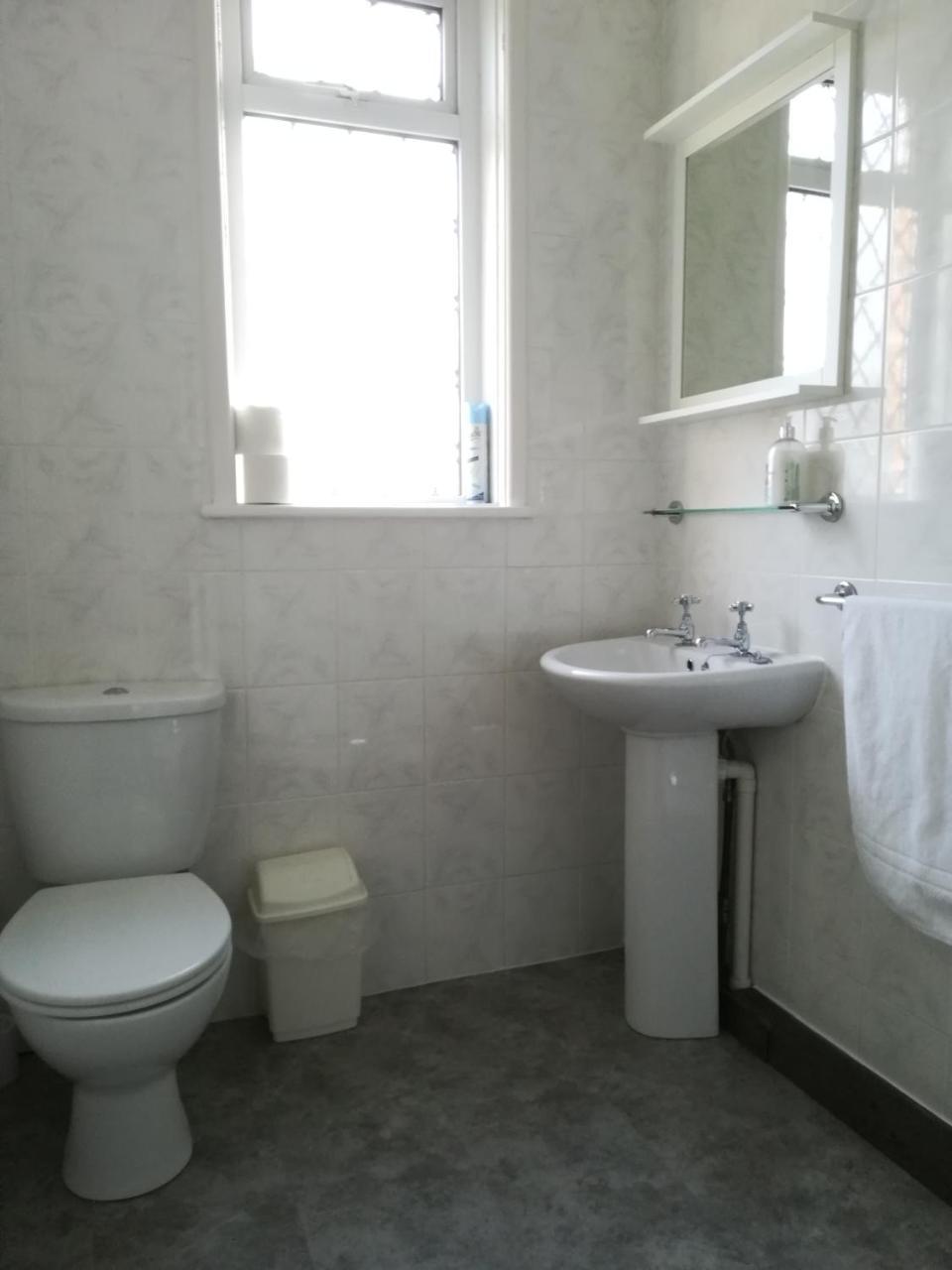 Crestwell House Bed & Breakfast Eastleigh Dış mekan fotoğraf